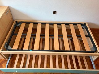Set de muebles de habitación (cama + escritorio).