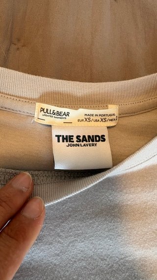 Camiseta “The Sands” John Lavery Pull&Bear