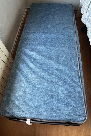 Cama Plegable Metálica con Ruedas