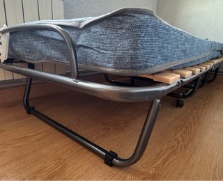 Cama Plegable Metálica con Ruedas
