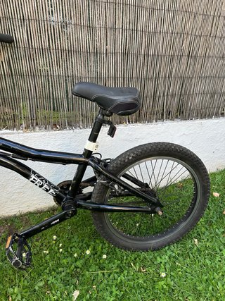 Bicicleta BMX Monty Negra y Blanca