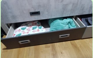 Doble cama juvenil con cajones.