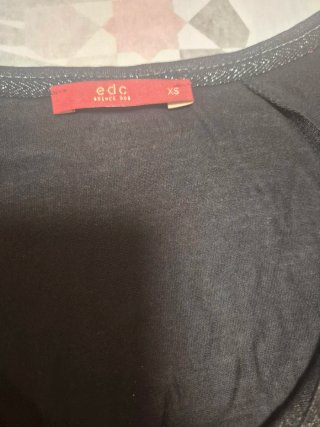 Camiseta mujer EDC brillante negra y plateada XS