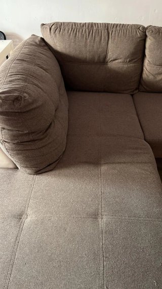 Sofá cama marrón y blanco
