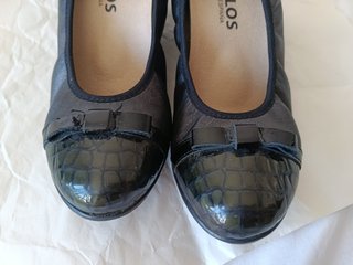 Zapatos estilo bailarina con cuña de Pitillos