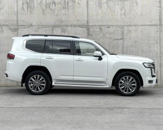 Toyota Land Cruiser 300 Diesel V6 3.3 2024