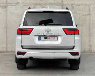 Toyota Land Cruiser 300 Diesel V6 3.3 2024