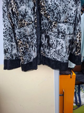 Elegante blusa estampada mujer