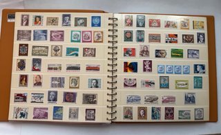 Álbum Sellos Austria y Naciones Unidas Nuevos MNH