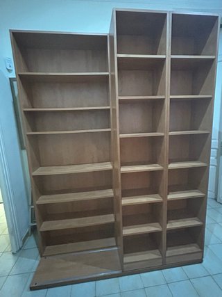 Estantería de madera modular