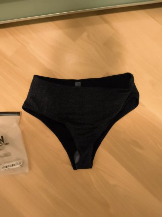 Braguita bikini SHEIN negra