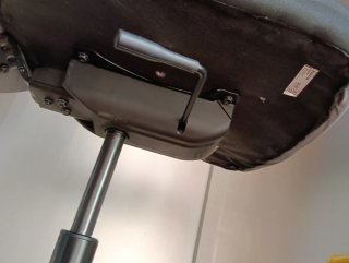 Silla de oficina ergonómica gris