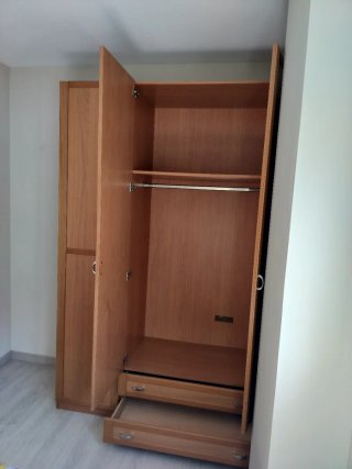 Armario madera 3 puertas