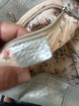 Bolso TCN grande plateado con fleco