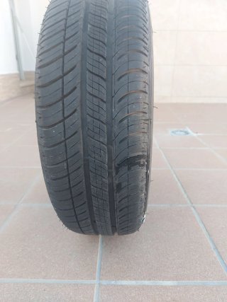 Rueda de coche