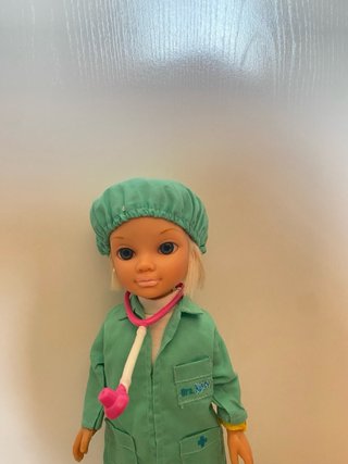 Nancy Médico Traje Verde