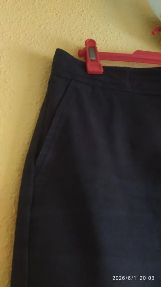 Falda midi azul marino Zara