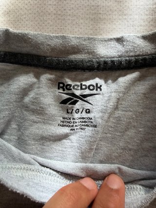 Camiseta Reebok Gris