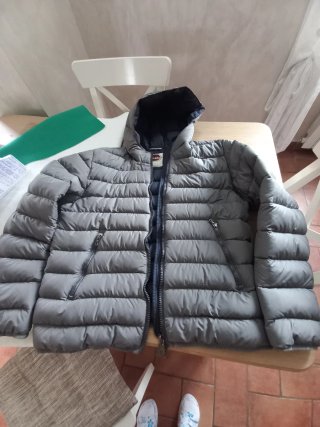 Piumino Colmar grigio con cappuccio