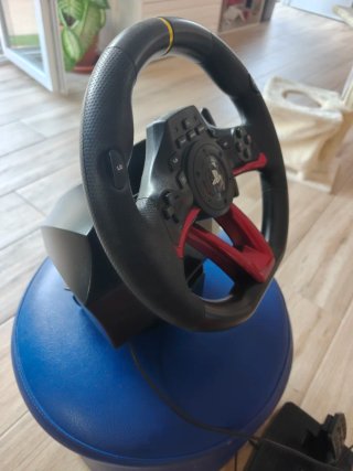 Volante Thrustmaster para PS y PC
