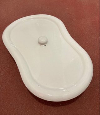 Bidet antiguo metálico blanco