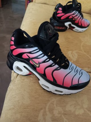 Nike Niños Air Tn Sin Estrenar, Talla 31.