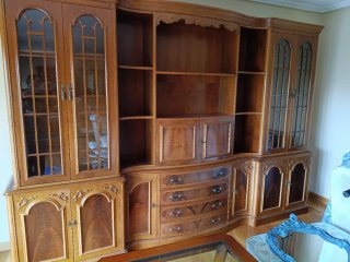 Mueble de salón madera y cristal