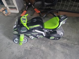 Moto Kawasaki 23 Niños
