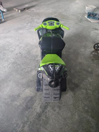 Moto Kawasaki 23 Niños