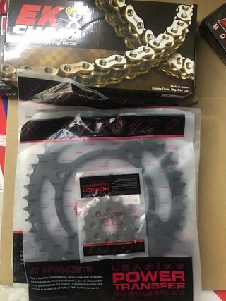 Kit Transmisión EK Cadena Corona Piñón Reforzado