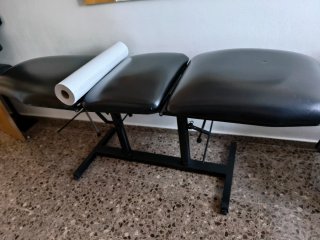 Camilla negra para masajes o tratamientos
