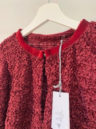 Chaqueta corta burdeos texturizada