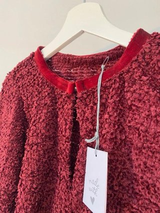 Chaqueta corta burdeos texturizada