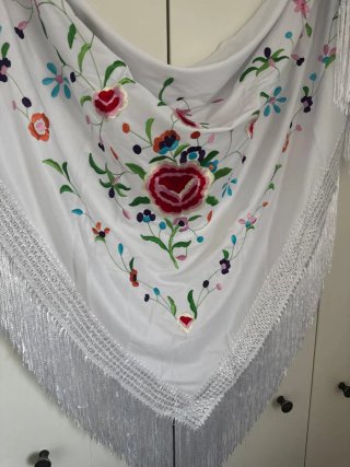 Mantoncillo Flamenco Bordado Blanco