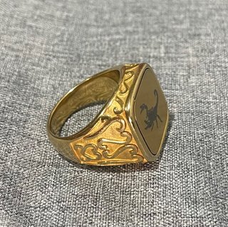 Anillo Sello Escorpión Vintage Dorado