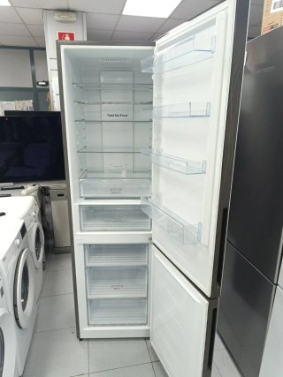 Nevera Hisense 2m x 60cm puerta cristal