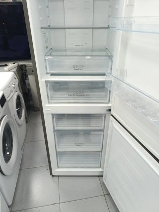Nevera Hisense 2m x 60cm puerta cristal