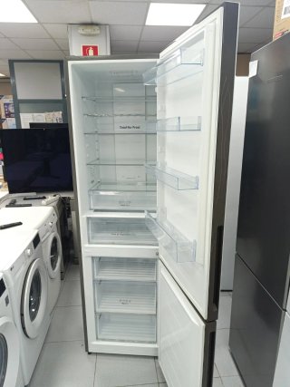 Nevera Hisense 2m x 60cm puerta cristal