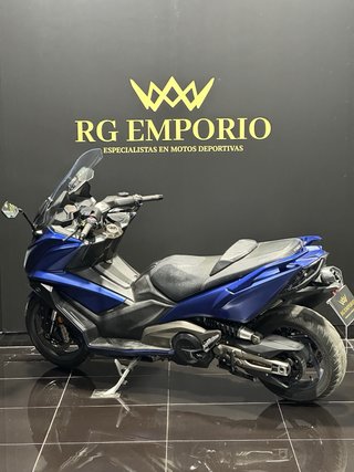 AK 550 12.000KMS DESDE 137€/MES