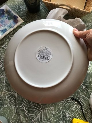 Set de vajilla gris y blanco
