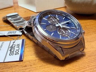 Reloj Seiko Solar Zafiro Azul Plata