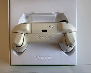 Mando Xbox Robot White
