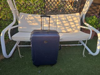 Maleta grande rígida con ruedas y combinación