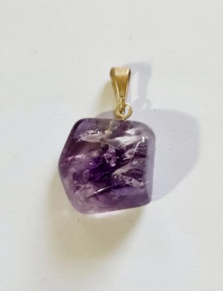 Colgante Amatista Natural de 15 quilates.