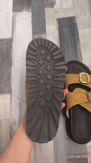 Sandalias Marrones con Hebillas Doradas sandalias