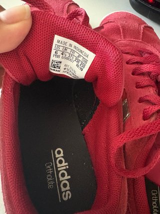 Zapatillas Adidas Rojas y Plateadas