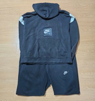 Conjunto chándal Nike negro y blanco