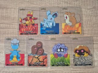 Lote Figuras, Cartas y Pokeballs Pokémon vintage