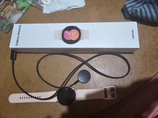 Samsung Galaxy Watch 5 e Caricatore