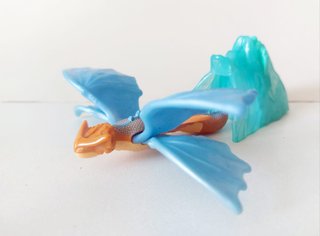 Varios juguetes y artículos infantiles